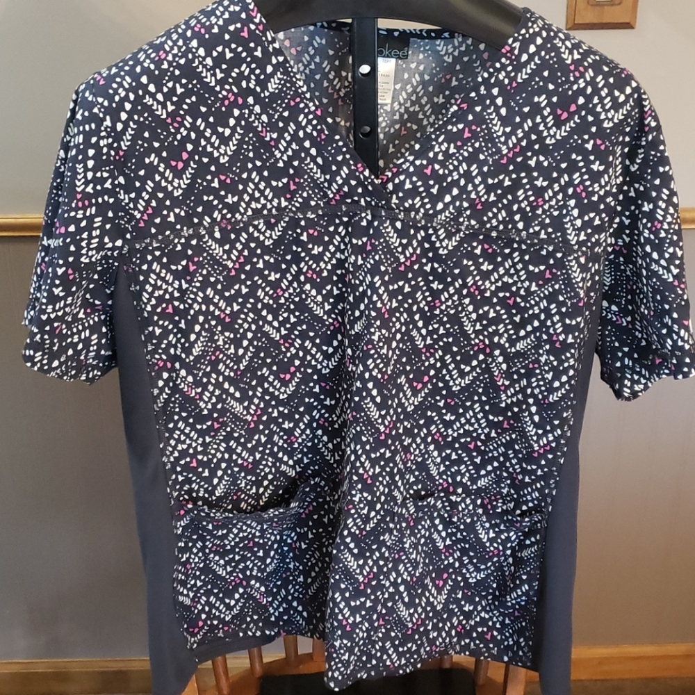 Cherokee Scrub Top